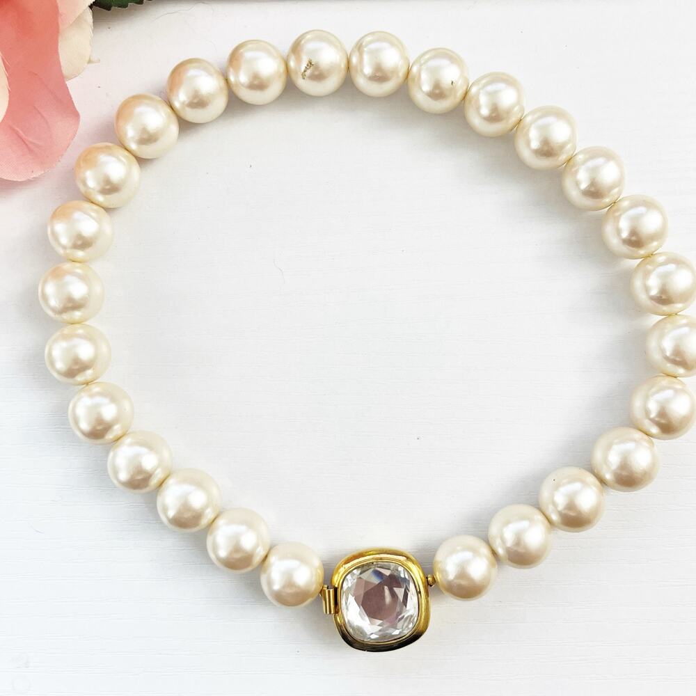 Trifari Vintage 90's Chunky Faux Pearl Necklace with Large Rhinestone Clasp - Picture 2 of 11